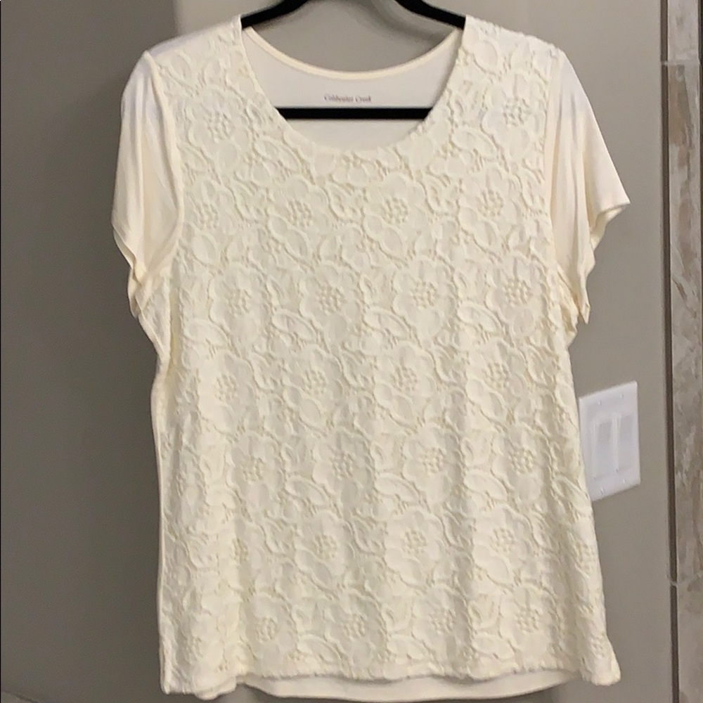 Short sleeve top with floral detail